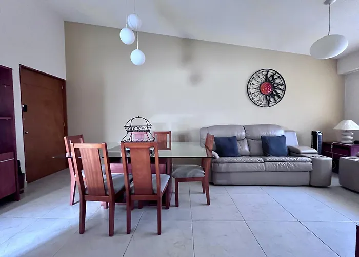 Apartamento V803 - 3bdr - 2bth *